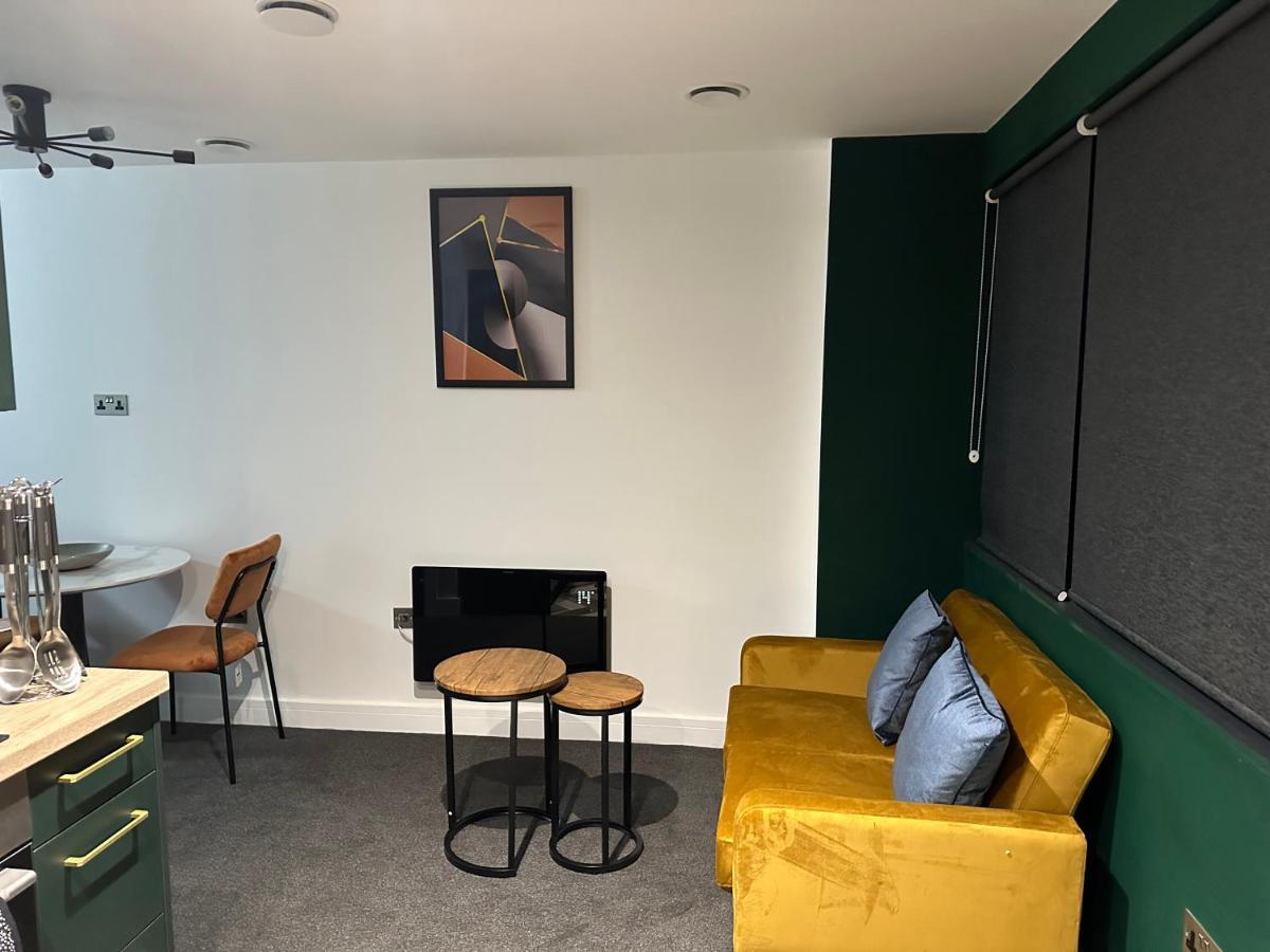 Newark House Premium Apartments With Sofa Beds - Wifi - Free Parking - Perfect For Contractors! Peterborough Extérieur photo