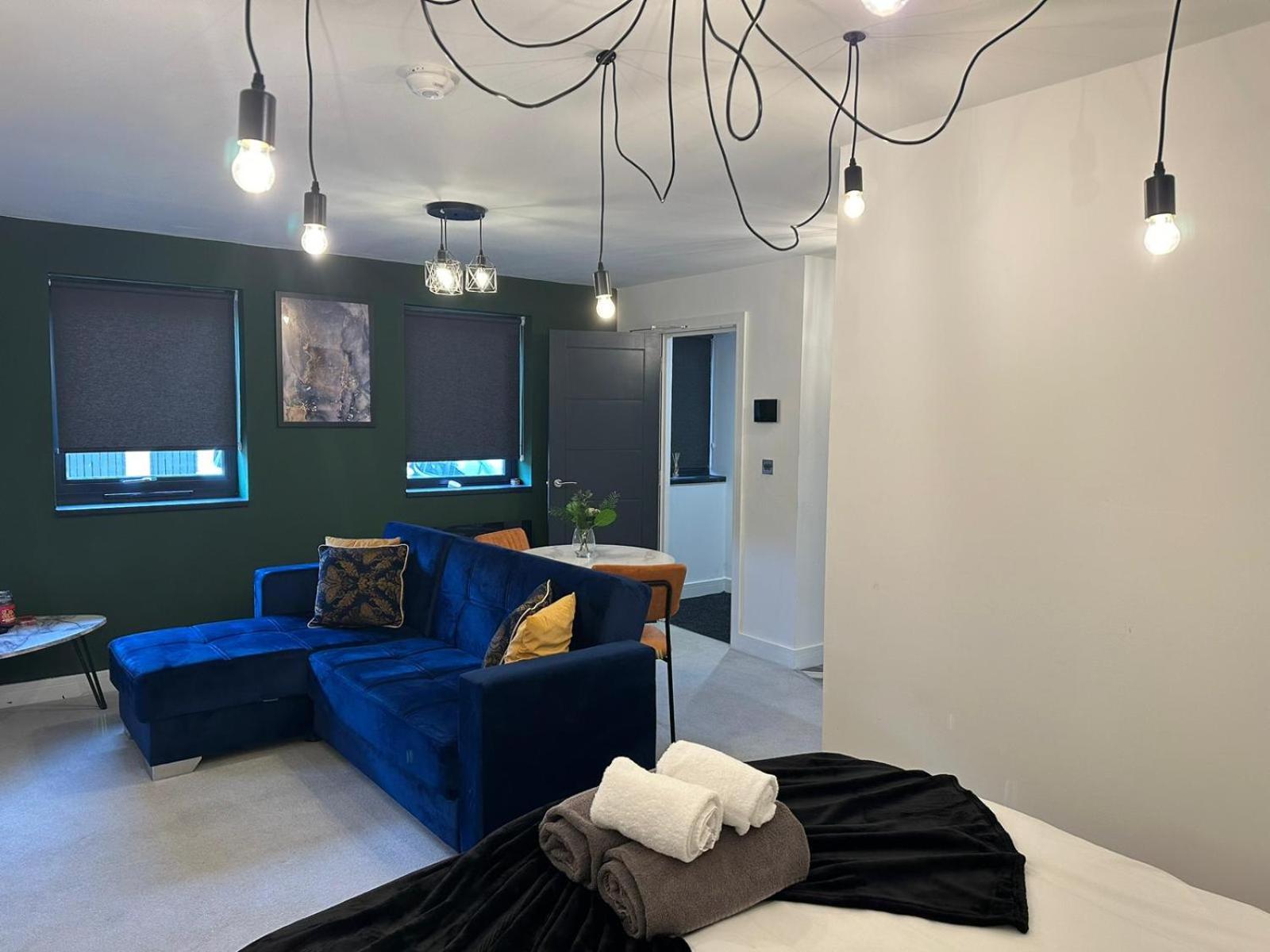 Newark House Premium Apartments With Sofa Beds - Wifi - Free Parking - Perfect For Contractors! Peterborough Extérieur photo