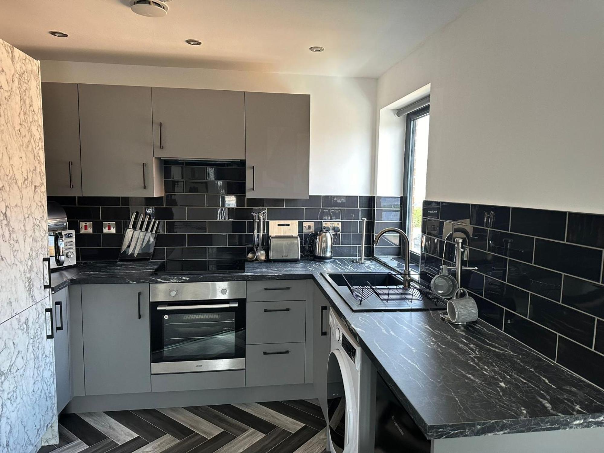 Newark House Premium Apartments With Sofa Beds - Wifi - Free Parking - Perfect For Contractors! Peterborough Extérieur photo